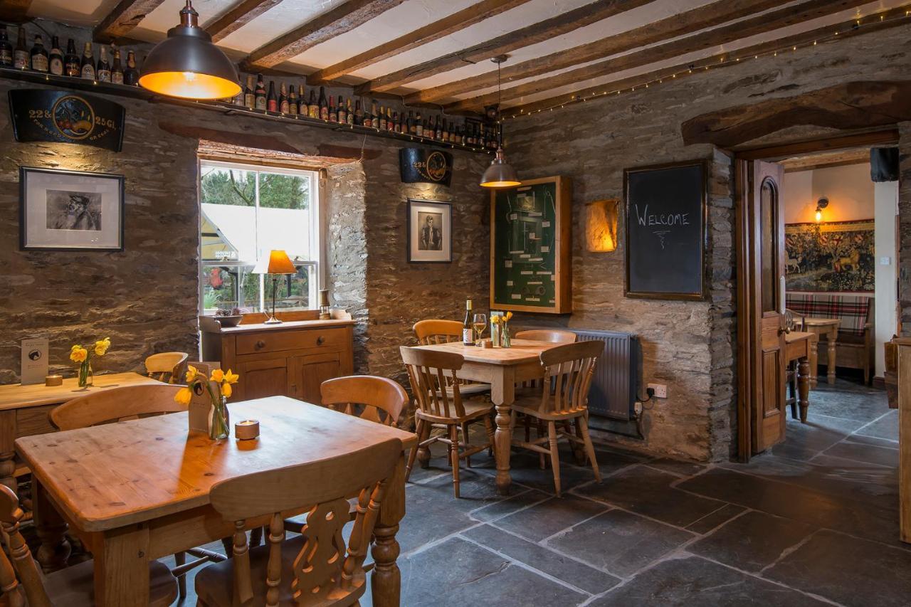 The Nags Head Inn Abercych エクステリア 写真