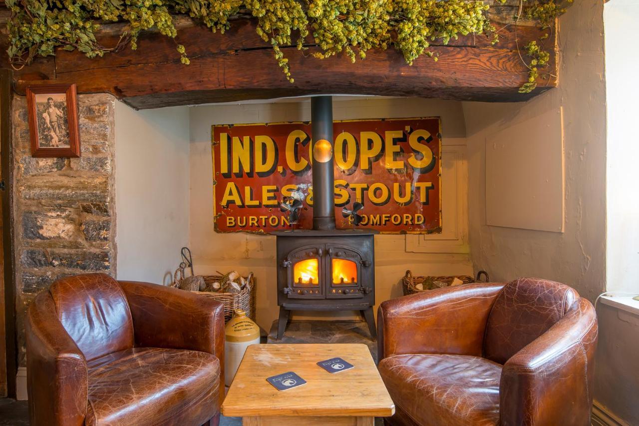 The Nags Head Inn Abercych エクステリア 写真